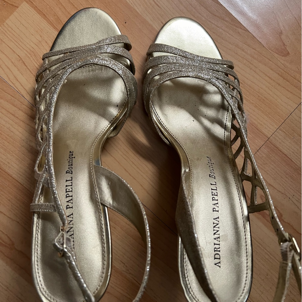 Sparkly GOLD heels for sale, check them out!
